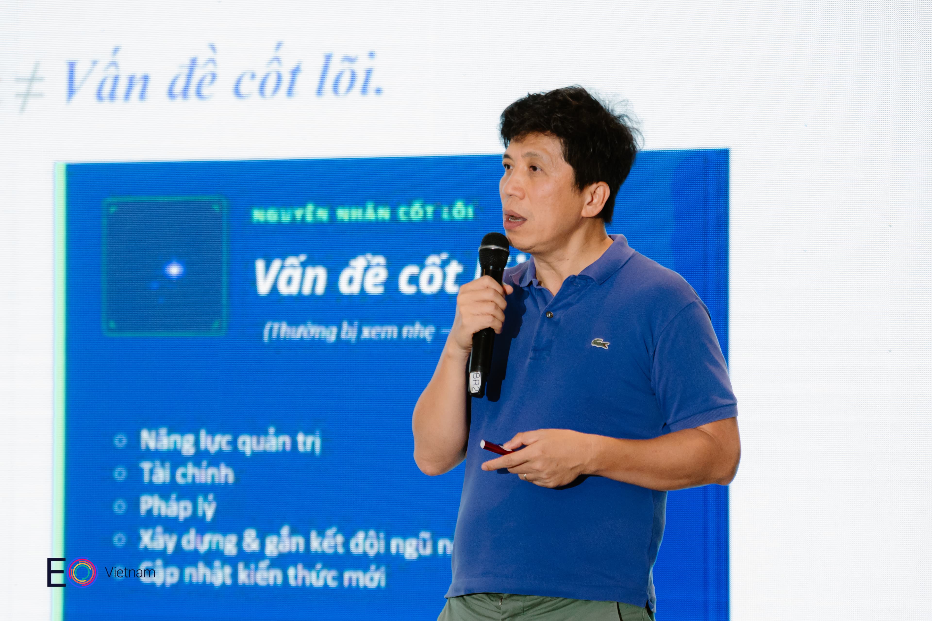 Phan Minh Tâm speaking at Vietnam Insiders