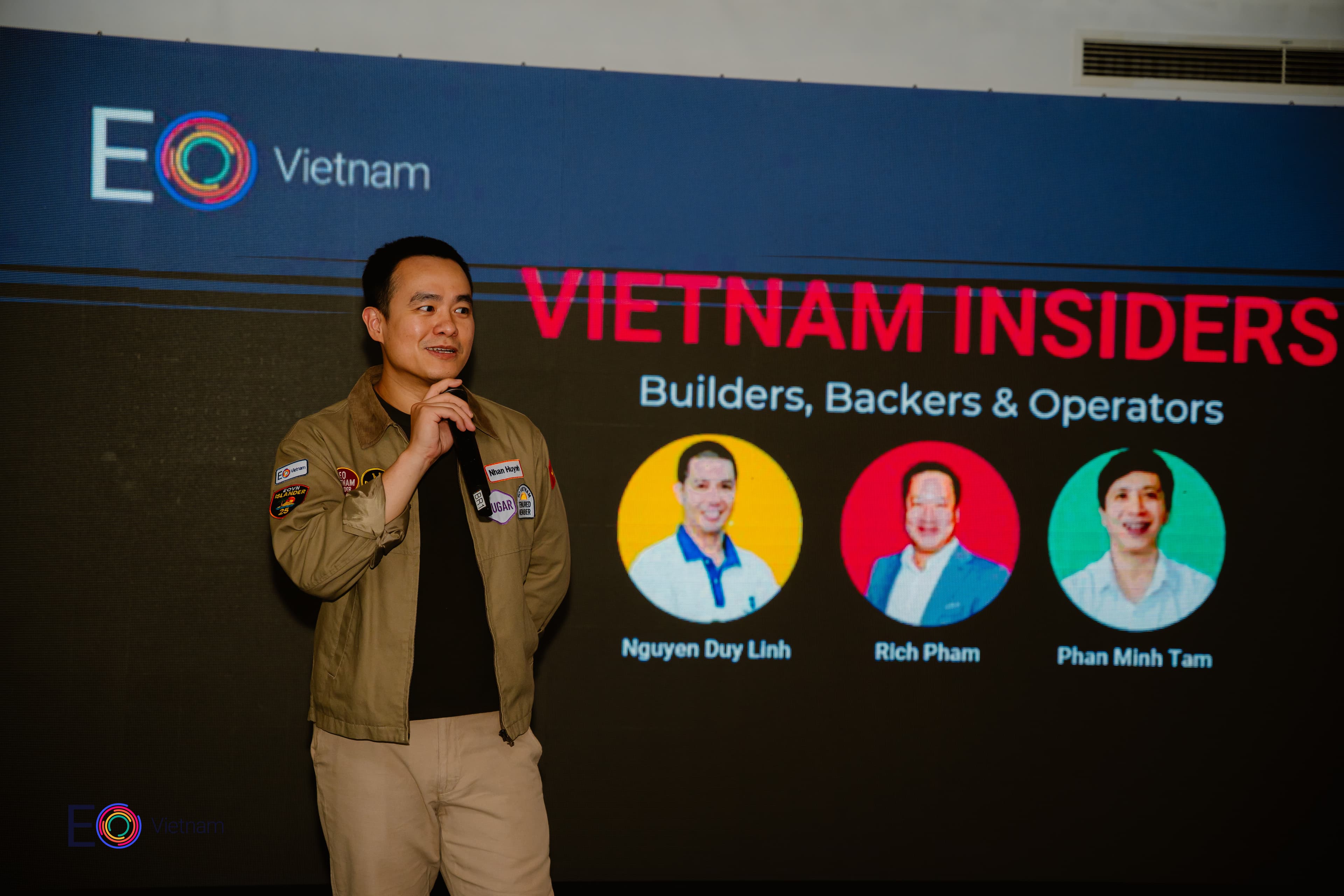 Vietnam Insiders opening slide at Novotel Thai Ha